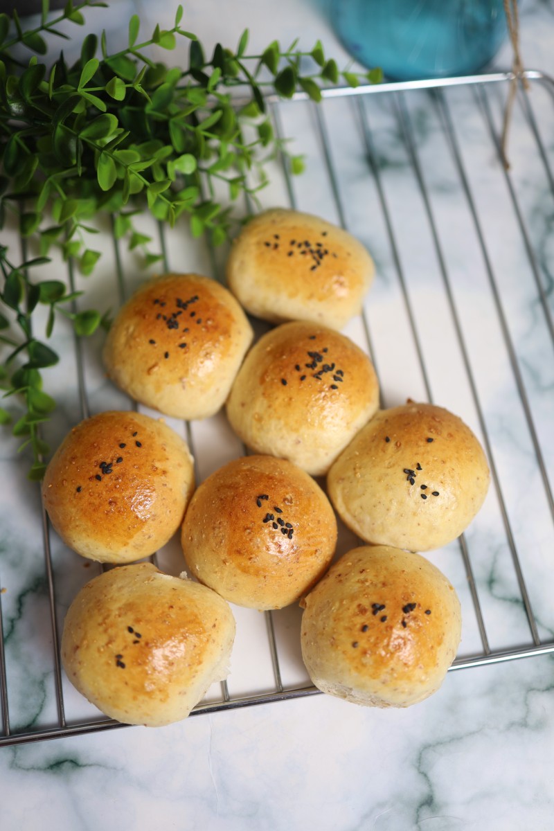 Steps for Making Peanut Sesame Bread