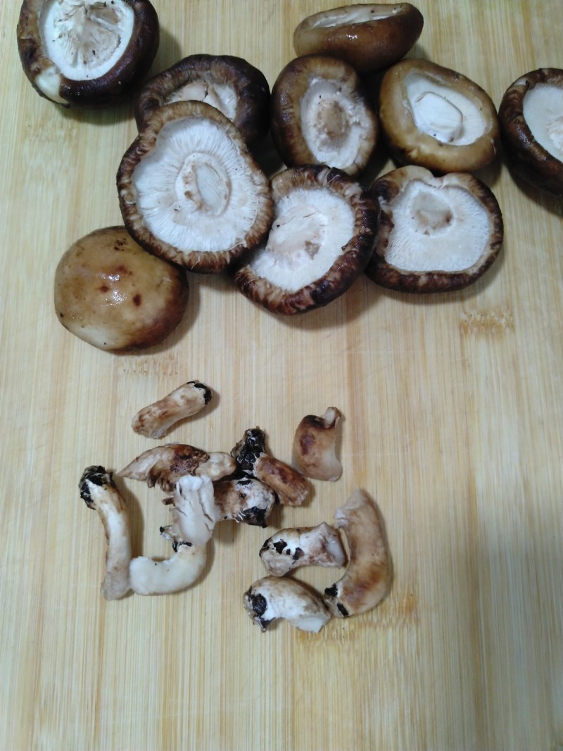 Steps to Cook Red Braised Mushrooms