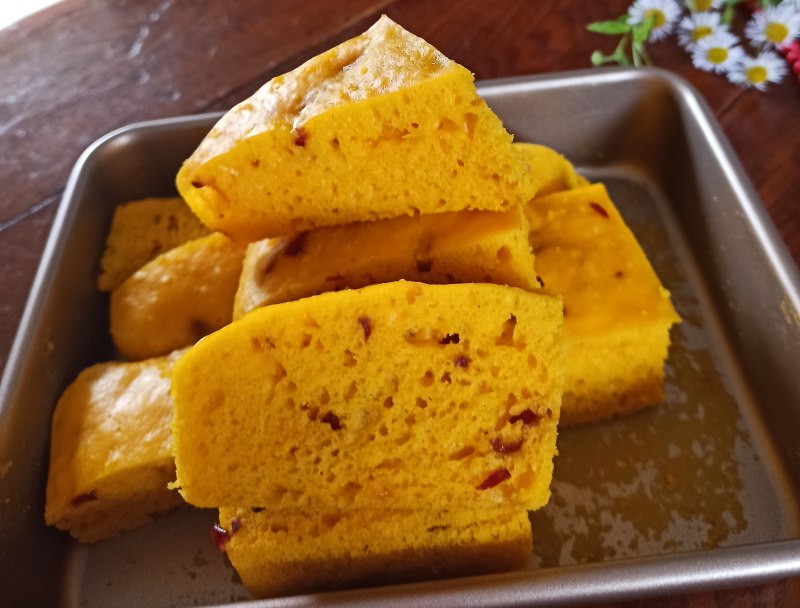 Steps for Making Pumpkin Cranberry Steamed Cake