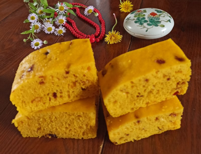 Pumpkin Cranberry Steamed Cake