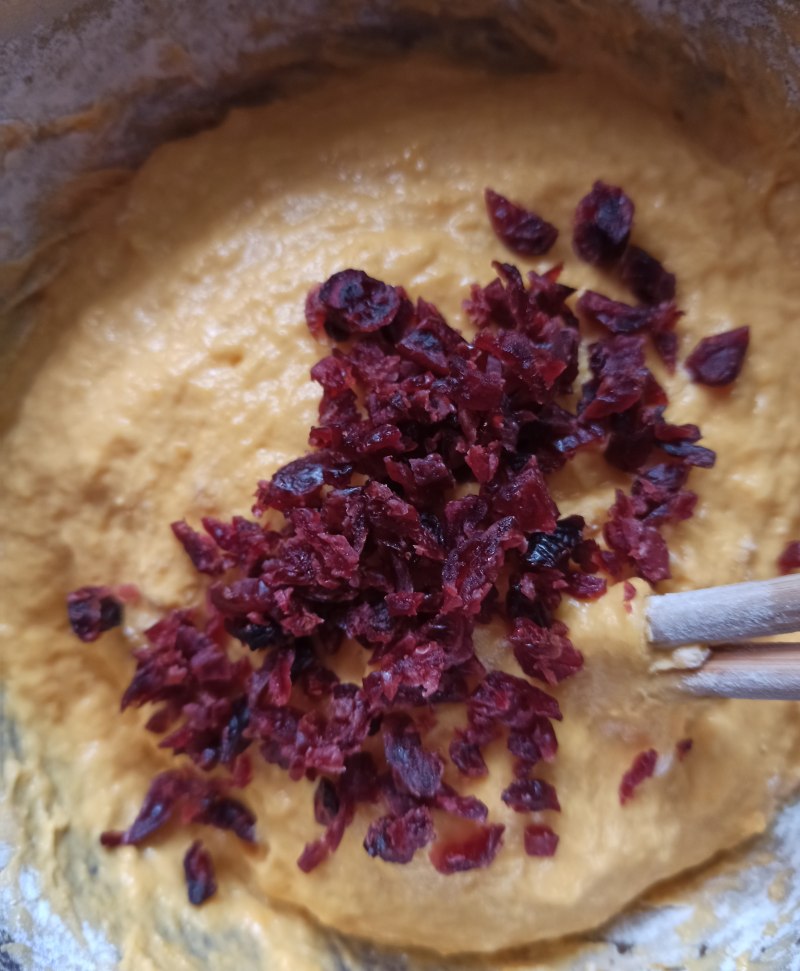 Steps for Making Pumpkin Cranberry Steamed Cake