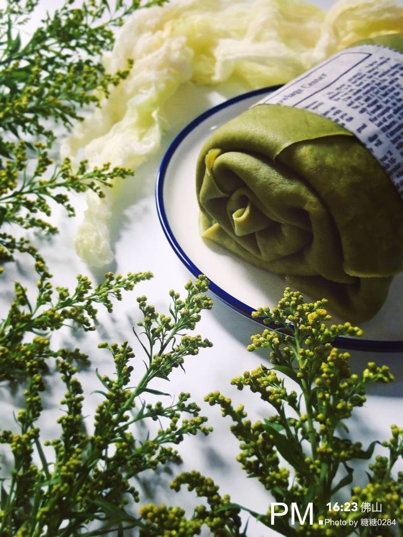 Matcha Honey Red Bean Towel Roll