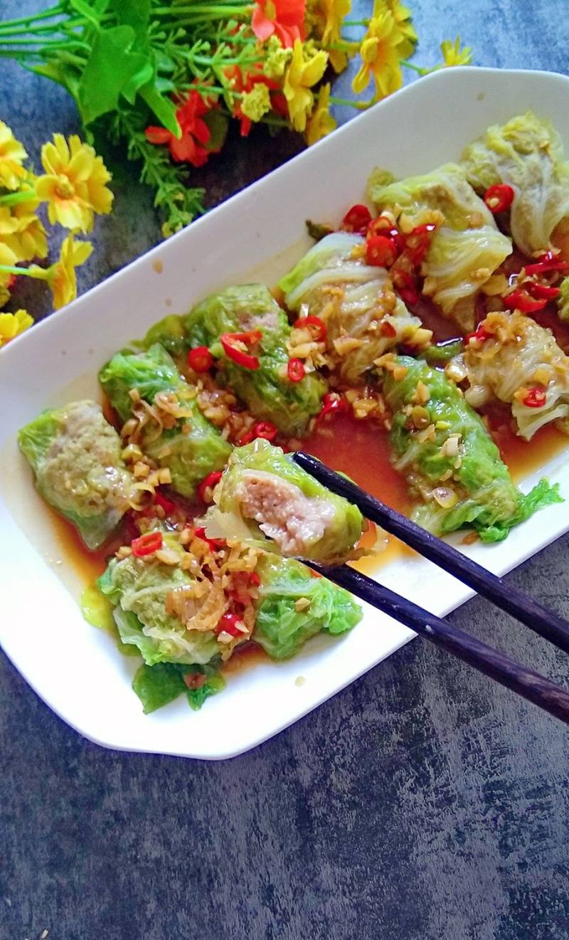 Steps to Make Spicy Cabbage Meat Rolls