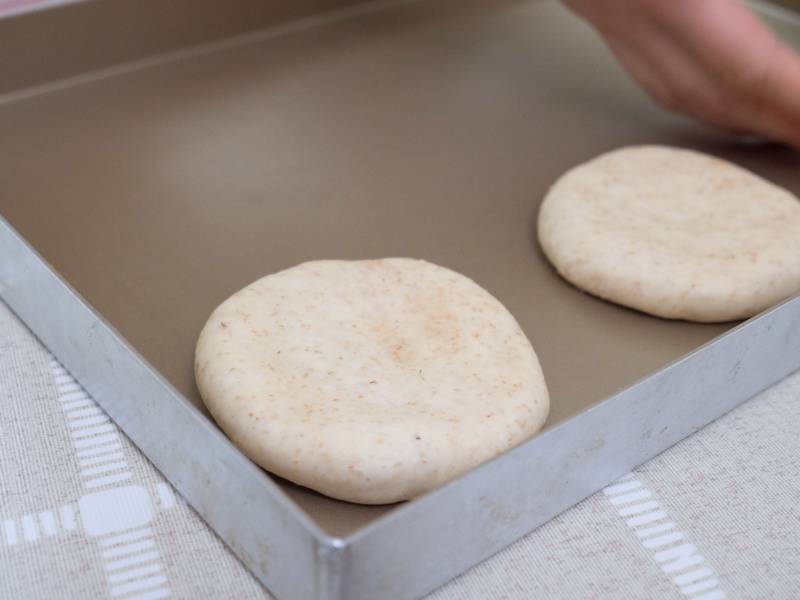 Cooking Steps for Children's Favorite Bread Superman