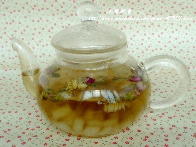 Nourishing Lung and Beautifying Skin----Rose Chrysanthemum Snow Pear Tea