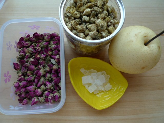 Nourishing Lung and Beautifying Skin----Rose Chrysanthemum Snow Pear Tea Cooking Steps