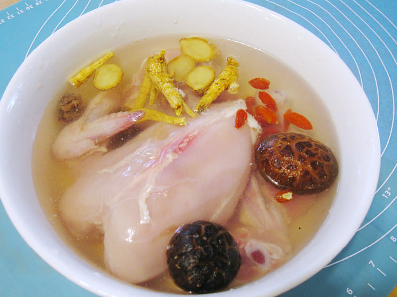 Steps for Making Ginseng Stewed Silkie Chicken