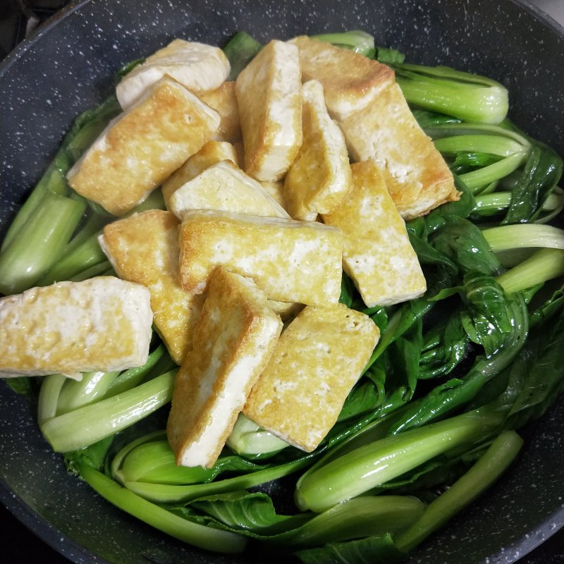 Steps for Cooking Stir-Fried Baby Bok Choy with Tofu