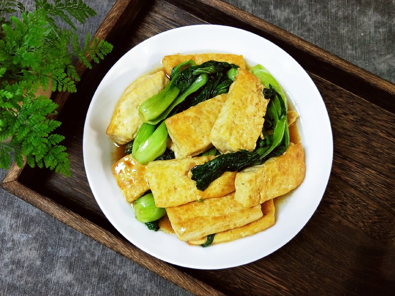 Steps for Cooking Stir-Fried Baby Bok Choy with Tofu