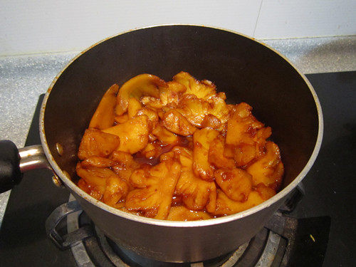 Step-by-Step Instructions for Pineapple Upside-Down Cake