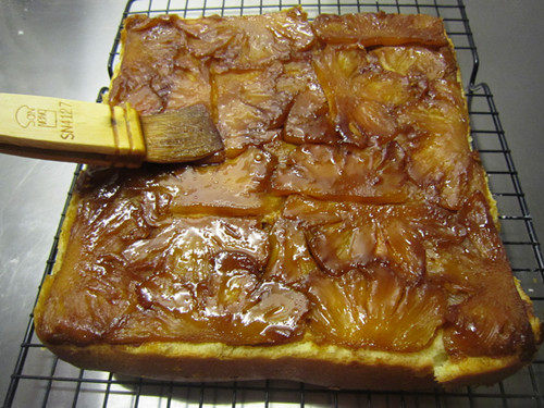 Step-by-Step Instructions for Pineapple Upside-Down Cake