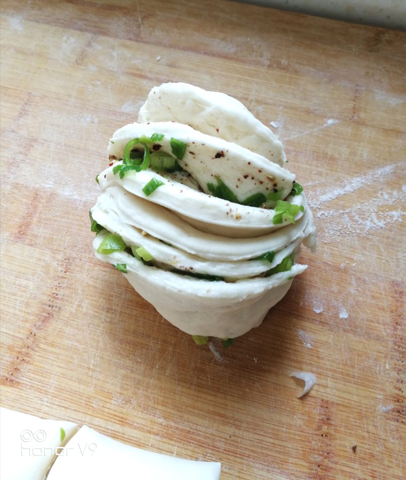 Steps for making Scallion Oil and Pepper Flower Rolls