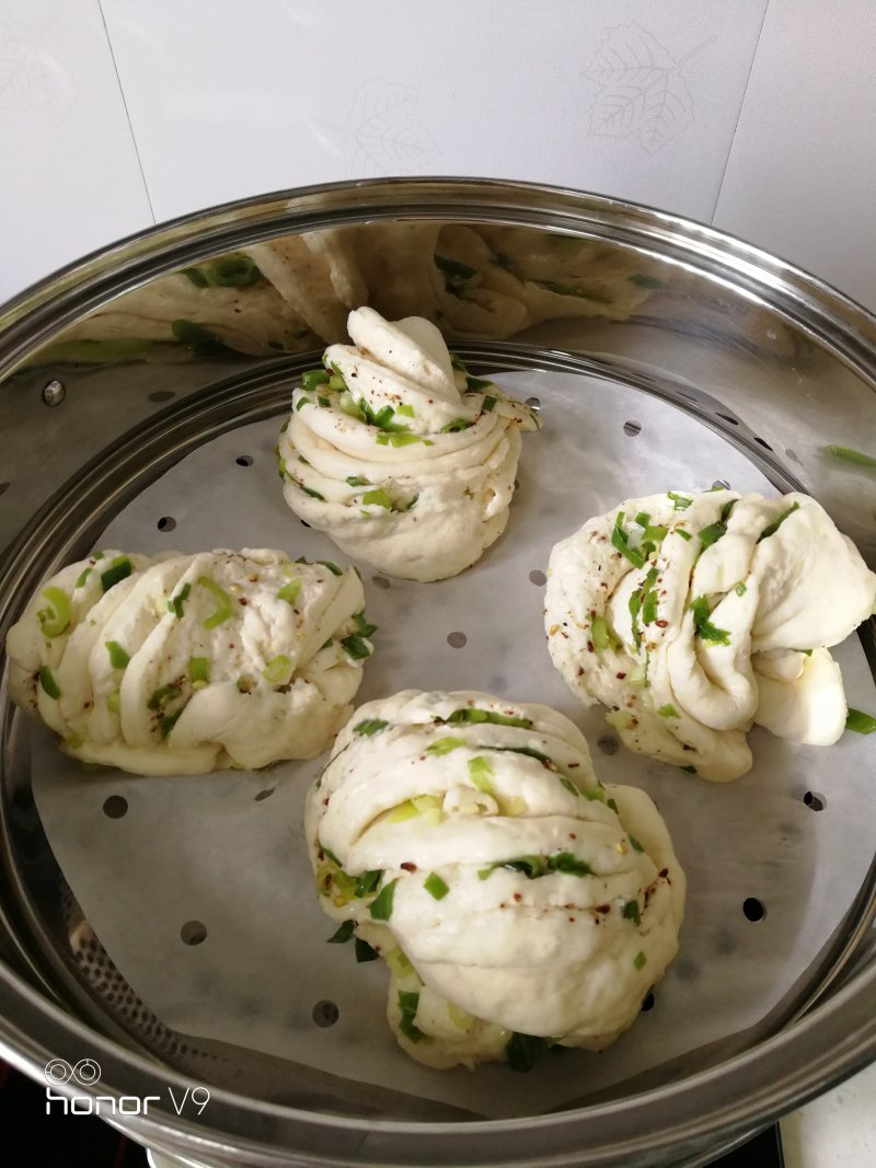 Steps for making Scallion Oil and Pepper Flower Rolls