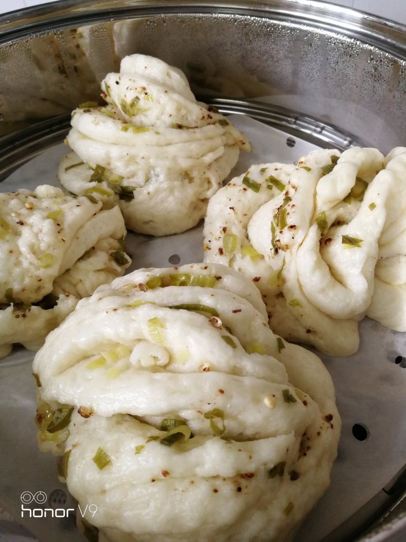 Steps for making Scallion Oil and Pepper Flower Rolls