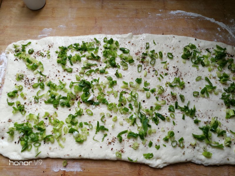 Steps for making Scallion Oil and Pepper Flower Rolls