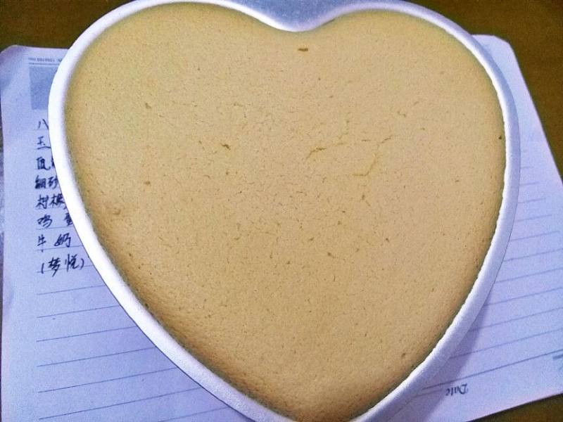 Steps for Making Six-Inch Heart-Shaped Chiffon Cake