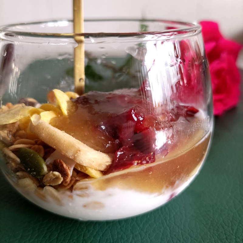 Jam Oatmeal with Yogurt