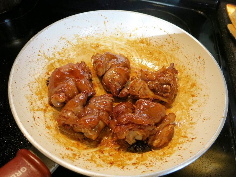 Steps for Braised Pig Trotters with Soybeans