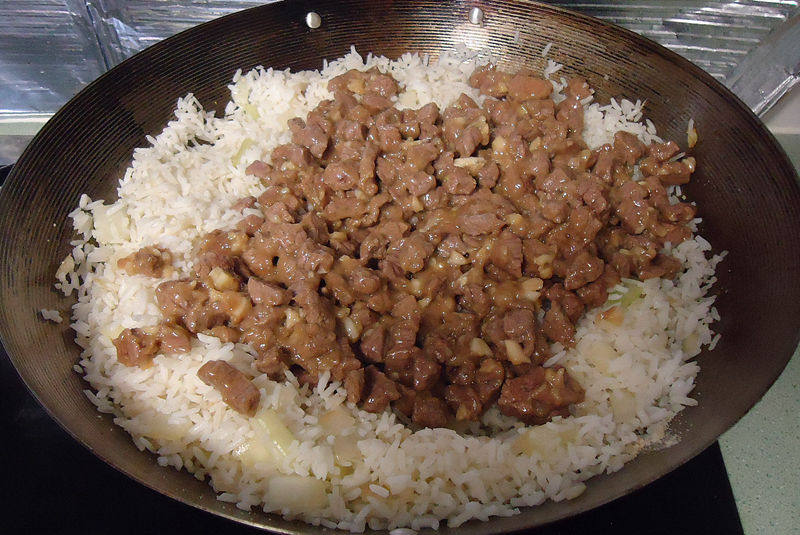 Steps for Making Beef and Pineapple Fried Rice