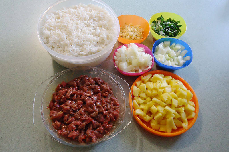 Steps for Making Beef and Pineapple Fried Rice