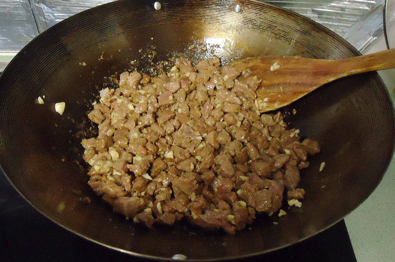 Steps for Making Beef and Pineapple Fried Rice