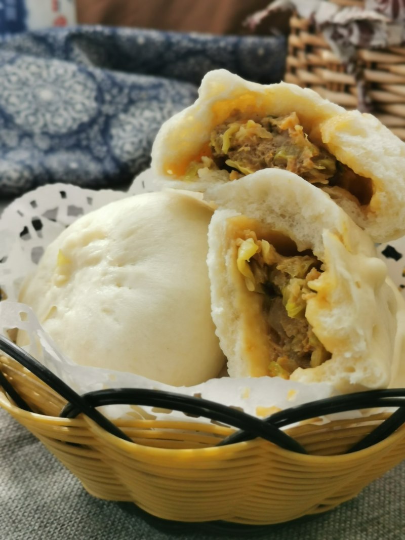 Crab Meat and Cabbage Steamed Buns