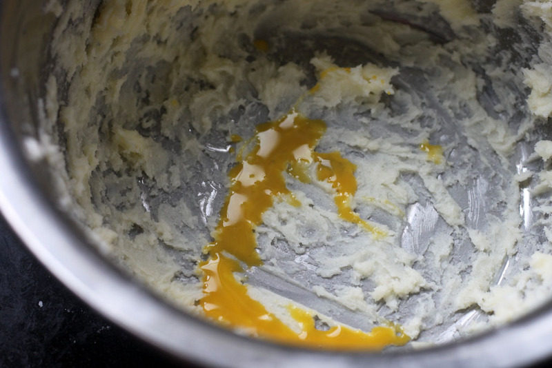 Steps for Making Sunflower Cookies (Approximately 34 Pieces)