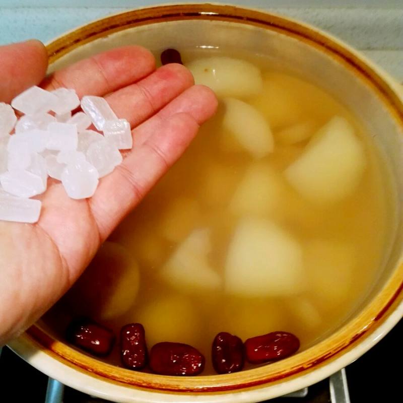 Iced Sugar Pear, Red Date and Fig Stew Cooking Steps