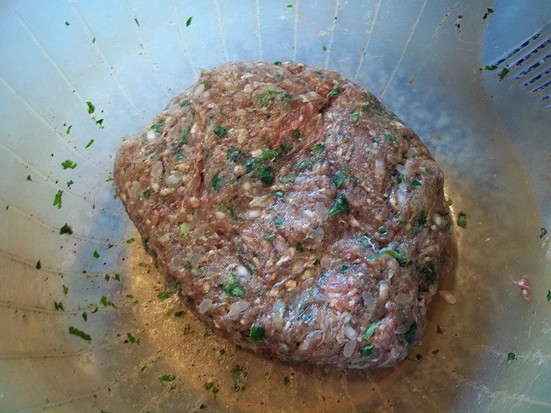 Steps for Making Boiled Beef Meatballs