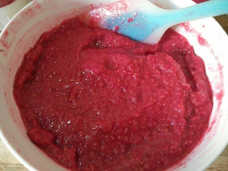 Steps to Make Raspberry Jam