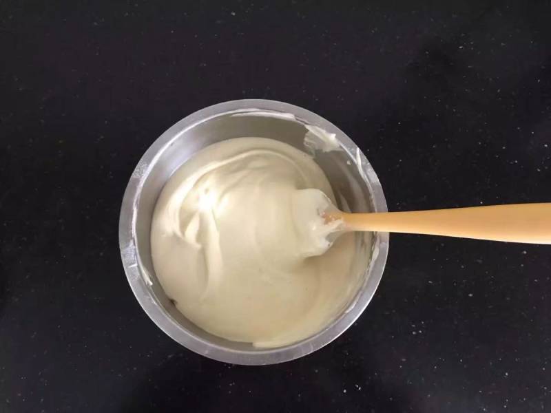 Steps for Making White Chocolate Flower Mousse