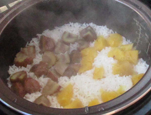 Steps for Making Chestnut Pineapple Rice