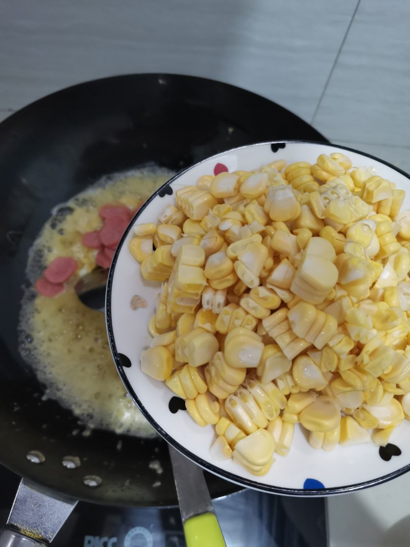 Steps to Make Hot Dog and Corn Fried Rice