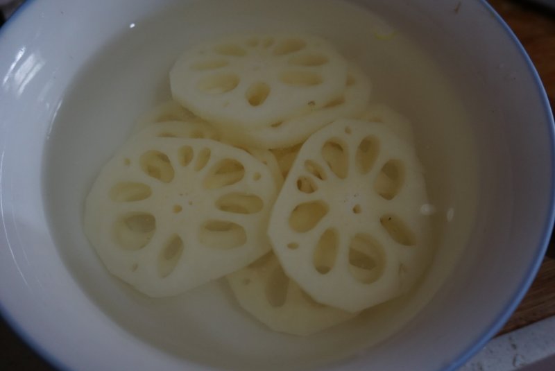 Steps for Making Japanese Lotus Root and Shrimp Tempura