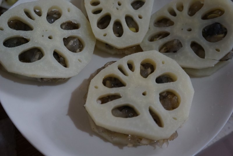 Steps for Making Japanese Lotus Root and Shrimp Tempura