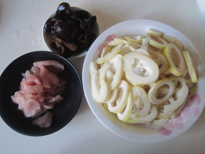 Steps for Stir-fried Pork with Bamboo Shoots