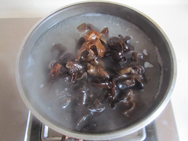 Steps for Stir-fried Pork with Bamboo Shoots