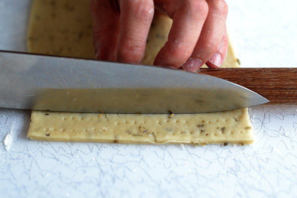 Step-by-step process for making Crispy and Delicious Vanilla Biscuits