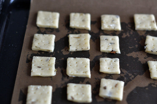 Step-by-step process for making Crispy and Delicious Vanilla Biscuits