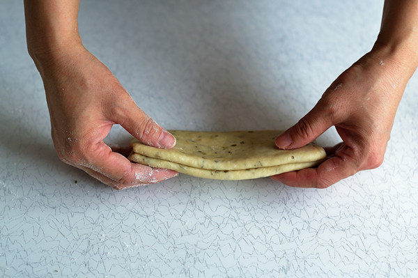 Step-by-step process for making Crispy and Delicious Vanilla Biscuits