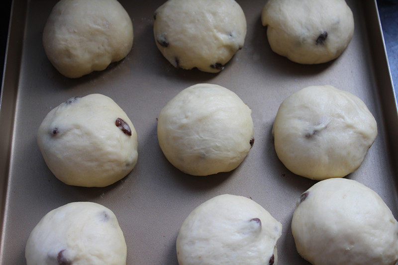 Steps for making Grape Cream Burst Bread