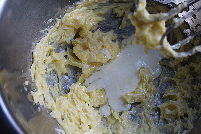 Steps for making Grape Cream Burst Bread