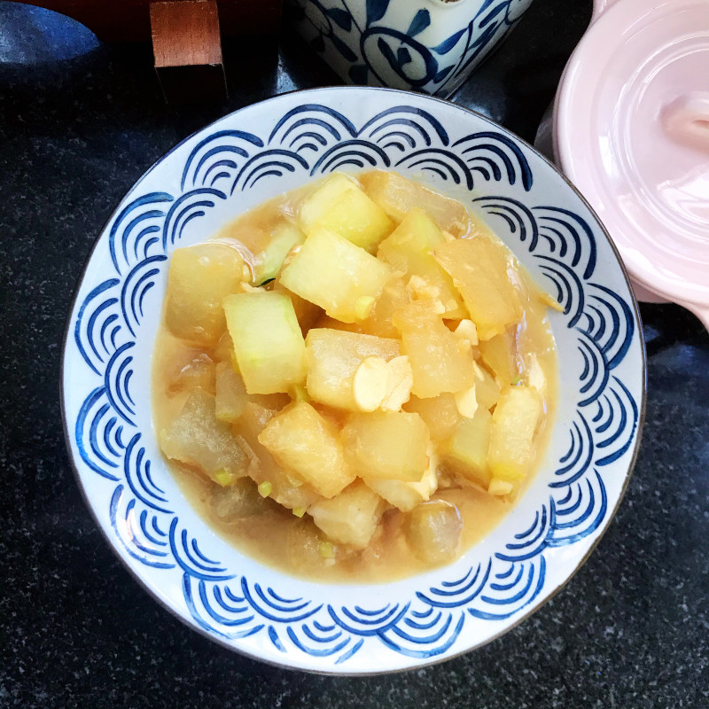 Steps for Making Walnut Oil Garlic Winter Melon