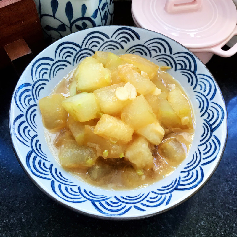 Steps for Making Walnut Oil Garlic Winter Melon