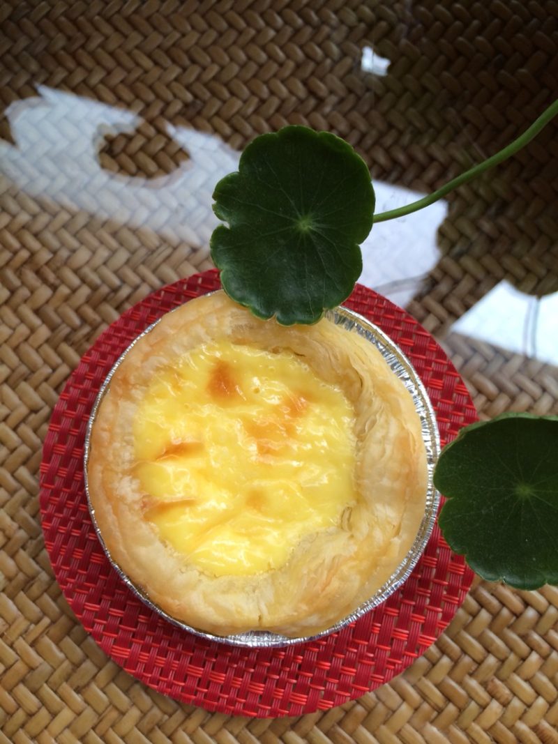 Cranberry Egg Tart with Milk Flavor