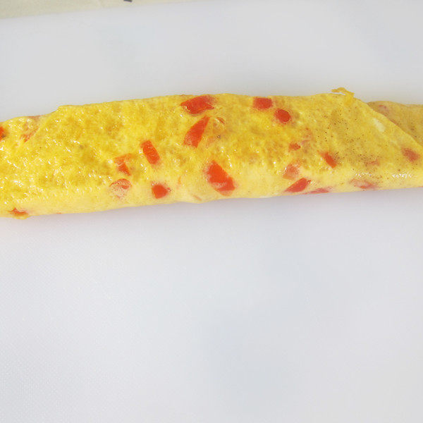 Steps for cooking Tomato Cheese Omelette Roll