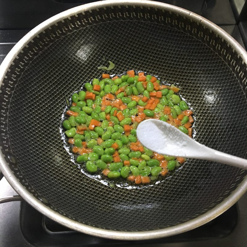 Steps for Making Carrot and Edamame Stir-Fried Pickled Vegetables