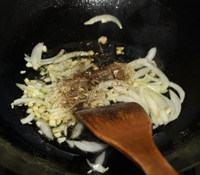 Steps for Making Black Pepper Beef Pasta