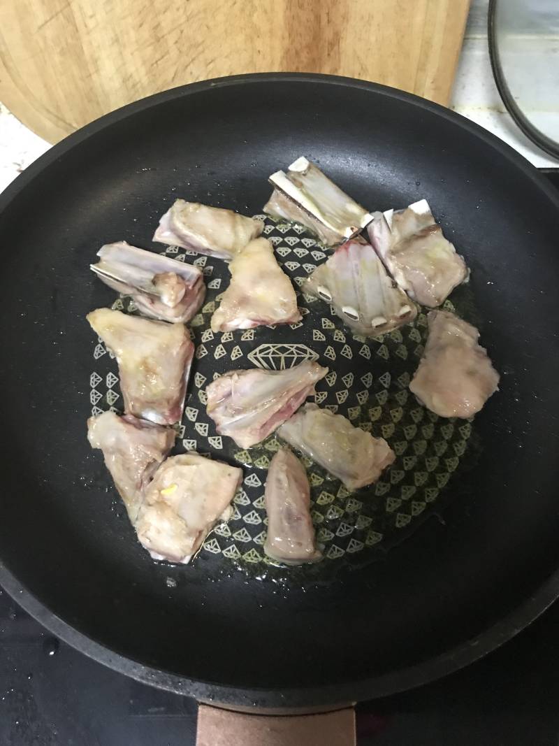 Step-by-Step Instructions for Vegetable-Fried Lamb Chops & Sesame Noodles