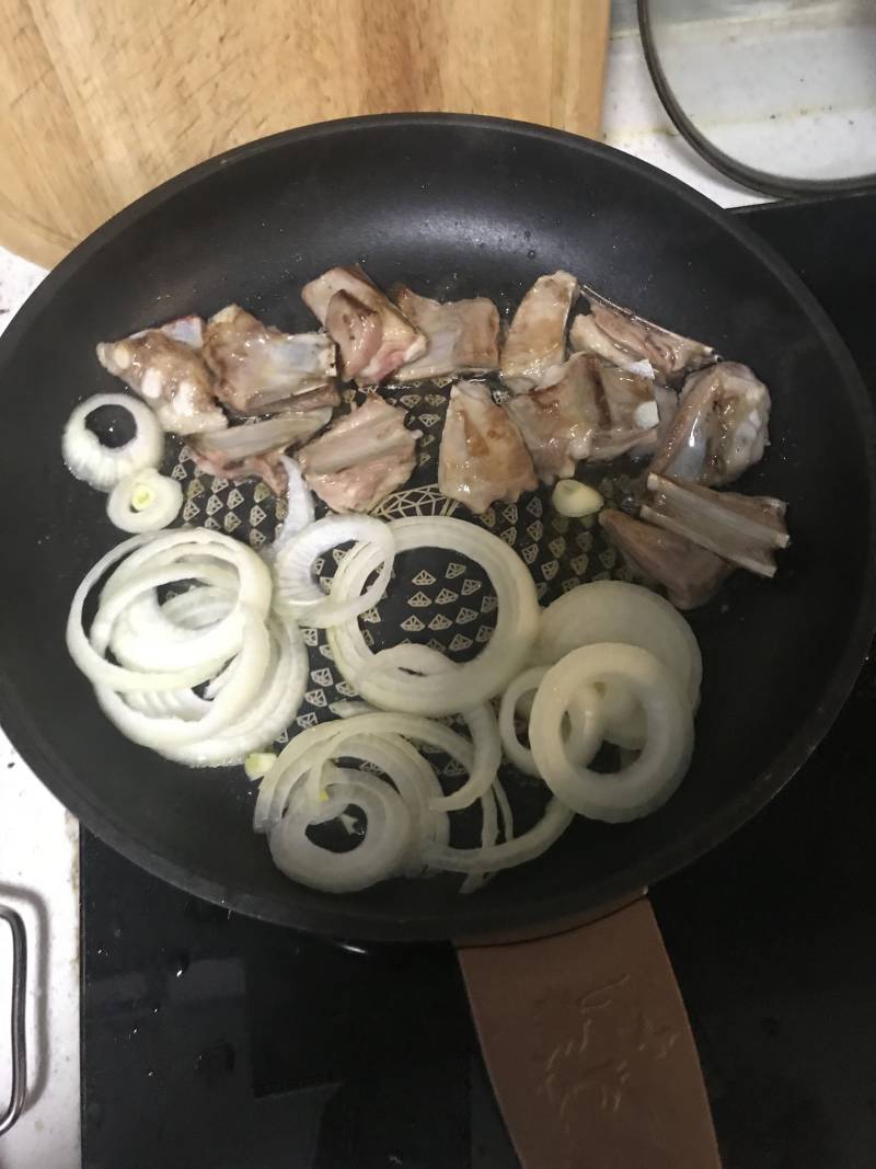 Step-by-Step Instructions for Vegetable-Fried Lamb Chops & Sesame Noodles